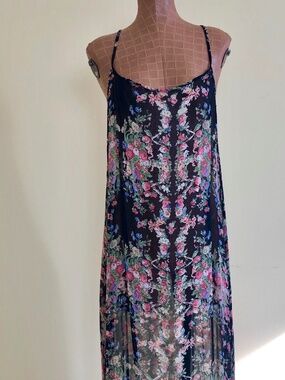 NWT  Floral Print Maxi Dress MED